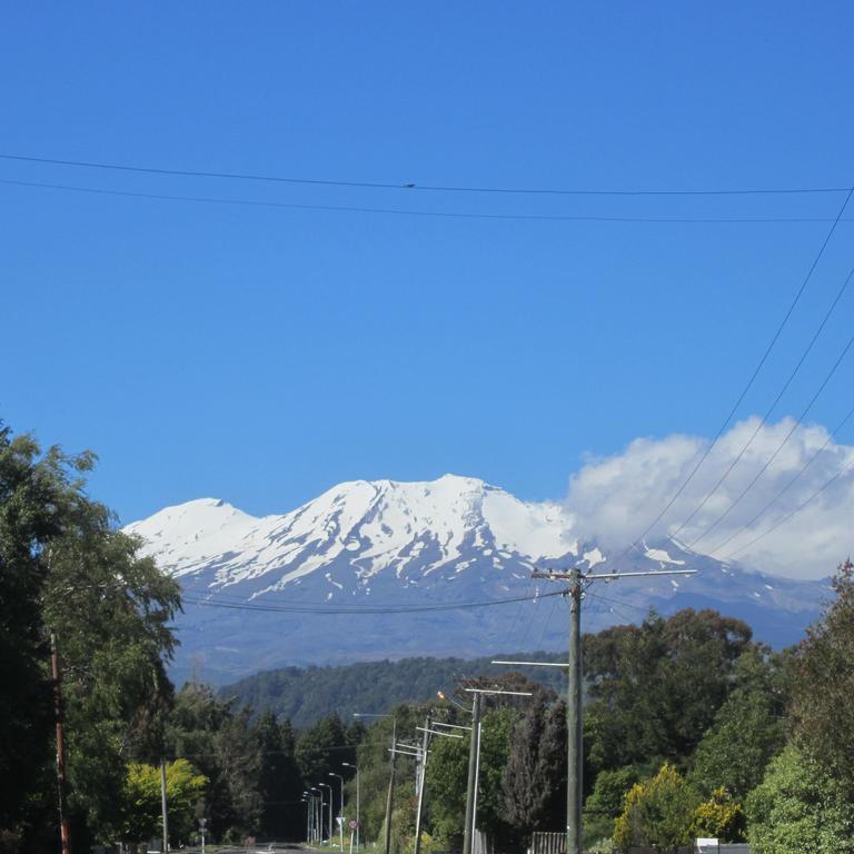 The Hobbit Motorlodge Ohakune Exteriör bild